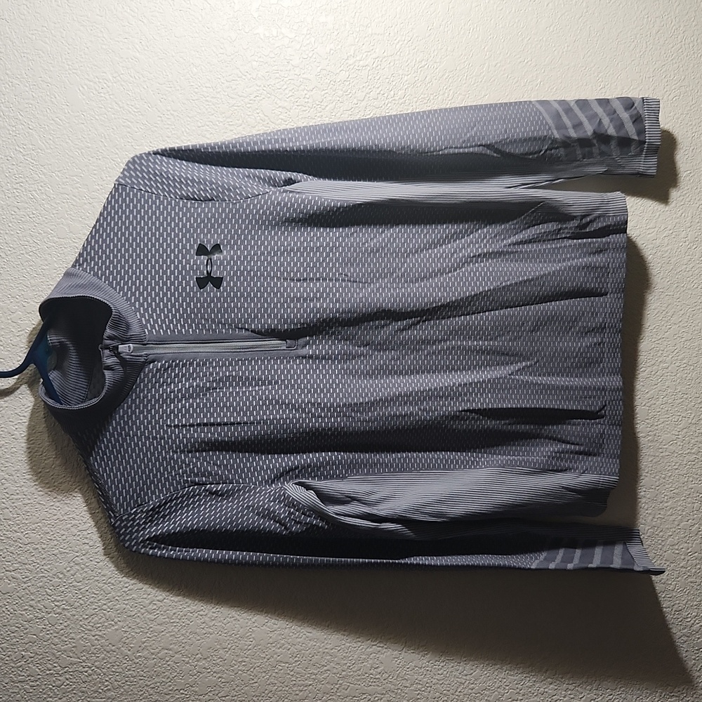 Under Armour long sleeve heat gear half zip, size youth large